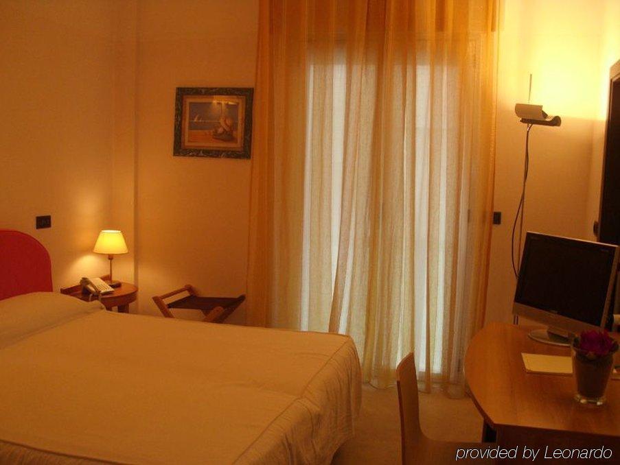 Hotel Levante Rimini Pokoj fotografie