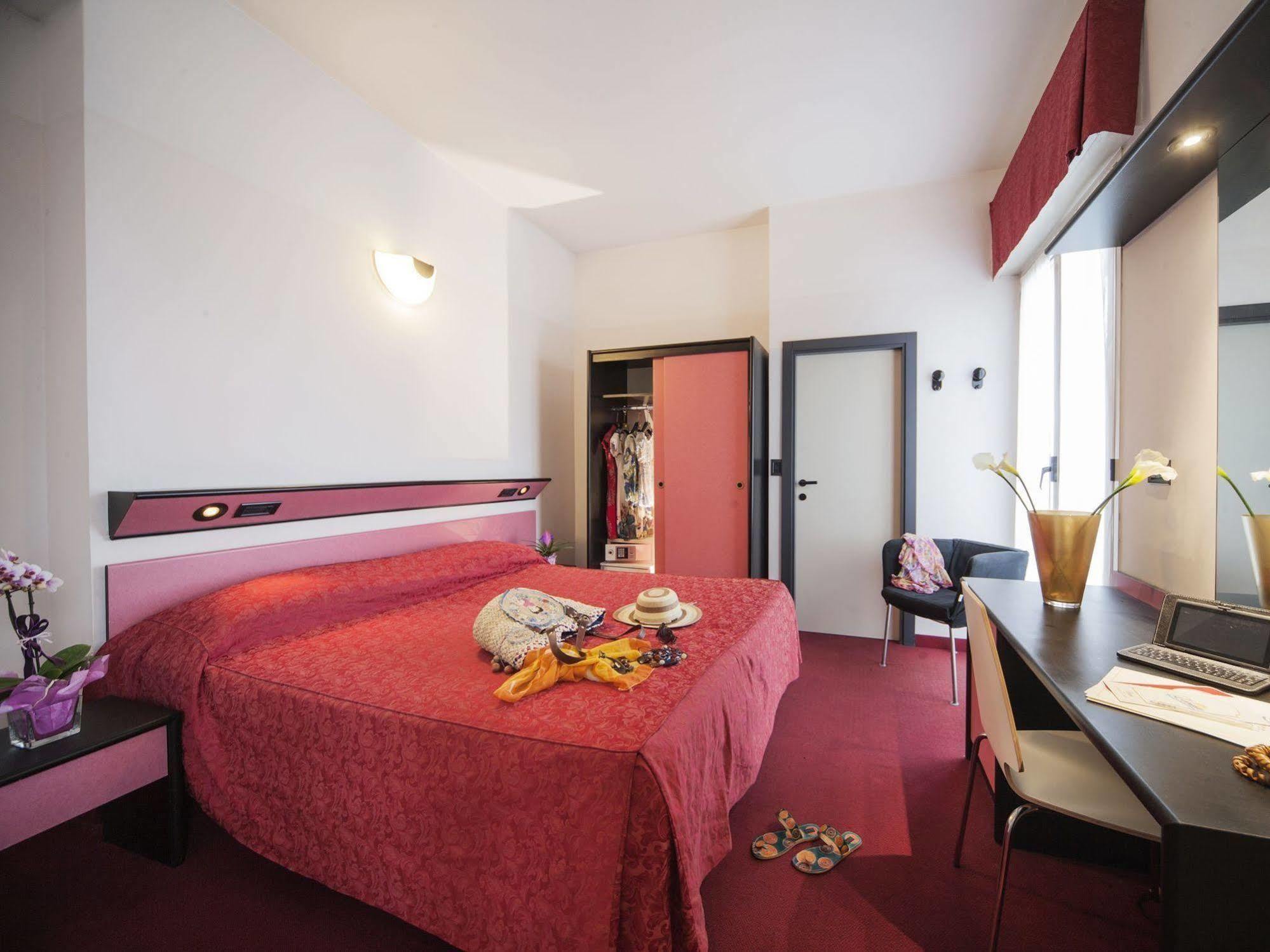 Hotel Levante Rimini Exteriér fotografie